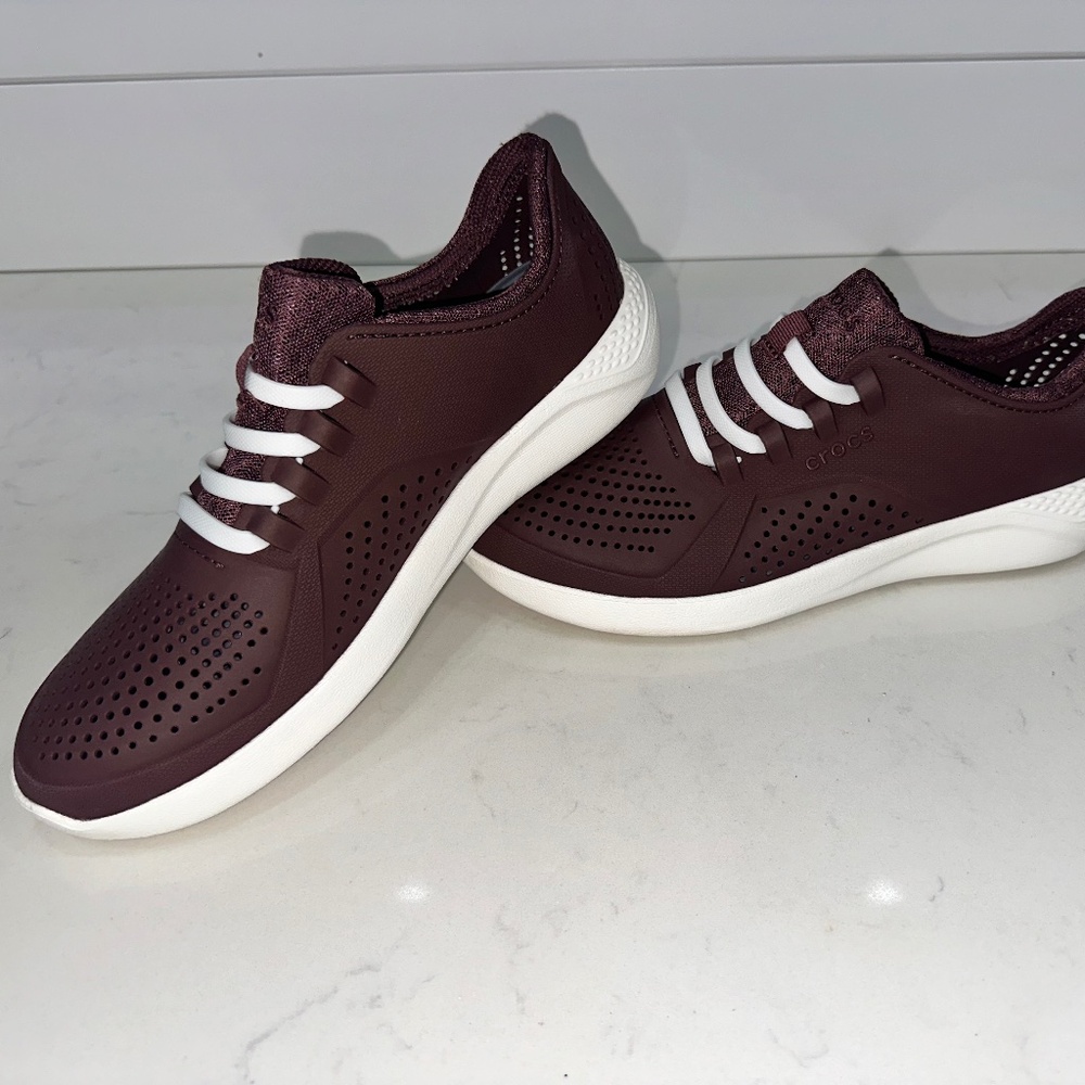 EUC Crocs LiteRide Pacer Sneakers
